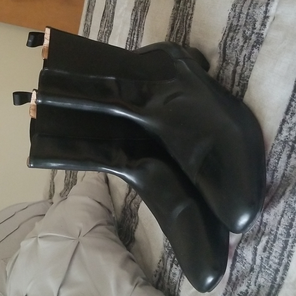 Christian Louboutin Chelsea Boots